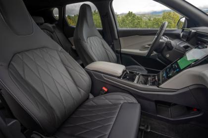 Νέες, πιο προσιτές εκδόσεις για τα Ford Explorer και Capri